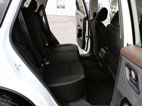 Used 2023 Nissan Rogue S AWD/4WD image 14