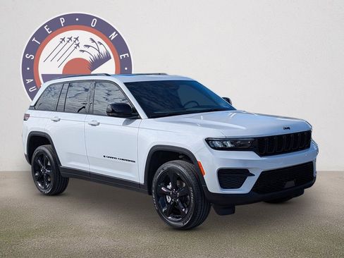 New 2025 Jeep Grand Cherokee Altitude RWD image 2