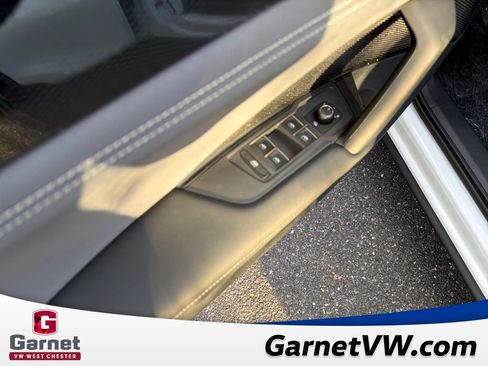 New 2026 Volkswagen Tiguan SE image 11