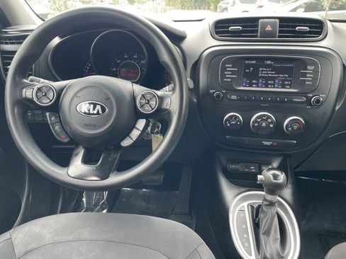 Used 2018 Kia Soul FWD image 14