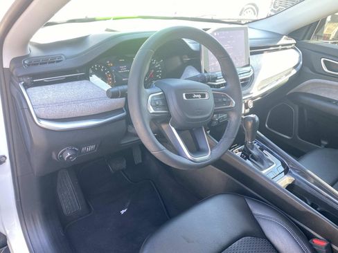 Certified 2022 Jeep Compass Latitude image 25