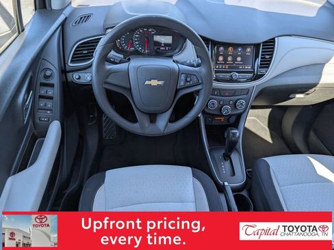 Used 2020 Chevrolet Trax LS FWD image 7