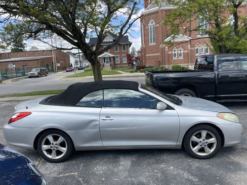 Used 2005 Toyota Solara SE FWD image 3