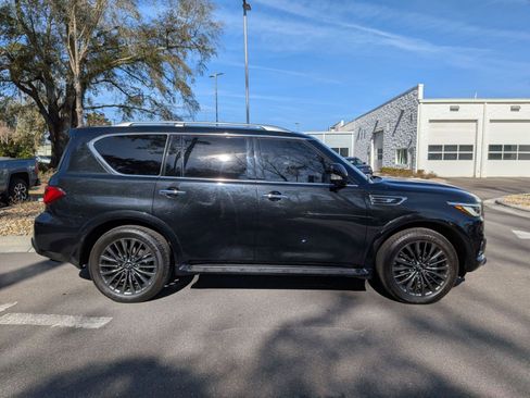 Used 2024 INFINITI QX80 Sensory image 2