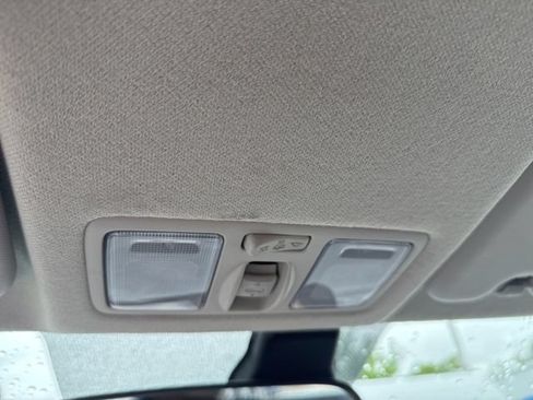 Used 2024 Hyundai Venue SEL FWD image 32