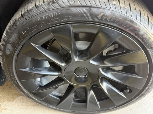 Used 2021 Tesla Model Y Long Range AWD/4WD image 34