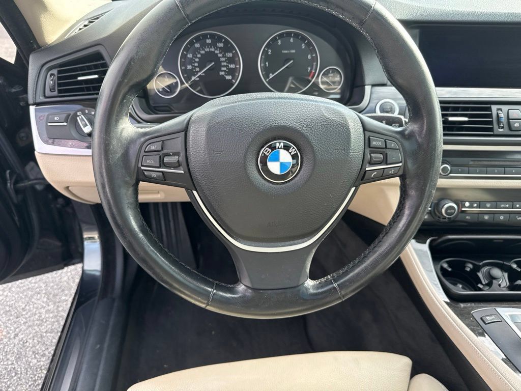 Used 2011 BMW 535i xDrive Sedan AWD/4WD image 12