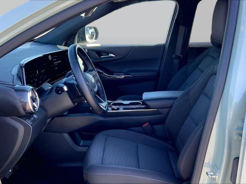Certified 2026 Chevrolet Equinox LT AWD/4WD image 8