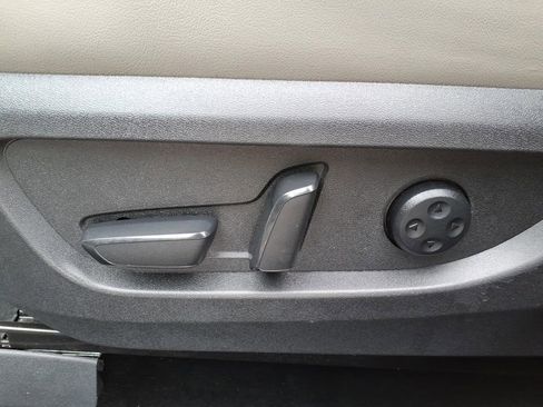 Used 2023 INFINITI QX50 Sensory image 13