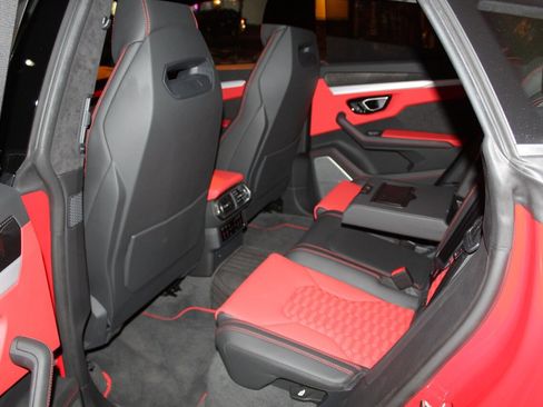 Used 2019 Lamborghini Urus image 23