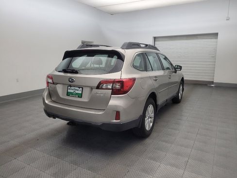 Used 2017 Subaru Outback 2.5i AWD/4WD image 9