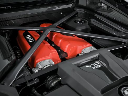 Used 2017 Audi R8 V10 image 16