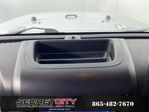 Used 2018 Jeep Wrangler Unlimited Sahara w/ Connectivity Group image 19