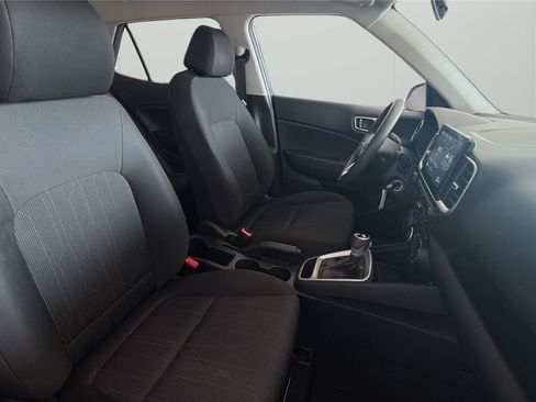 Used 2021 Hyundai Venue SE FWD image 14
