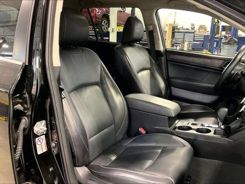Used 2018 Subaru Outback 2.5i Limited AWD/4WD image 7