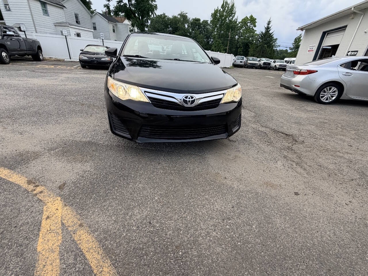 Used 2012 Toyota Camry LE FWD image 13