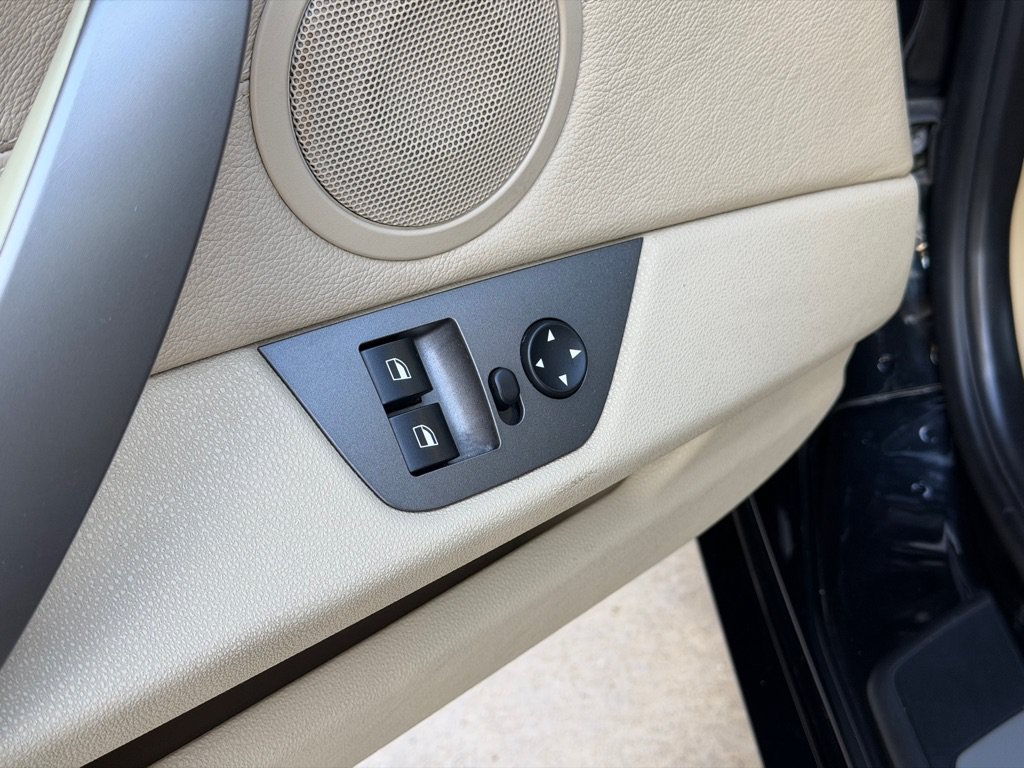 Used 2004 BMW Z4 3.0i RWD image 27
