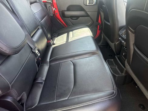 Used 2021 Jeep Wrangler Unlimited Sahara w/ Cold Weather Group AWD/4WD image 16