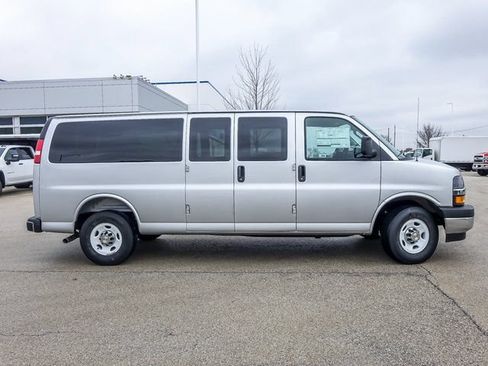 New 2025 Chevrolet Express 3500 LT w/ LT Preferred Equipment Group RWD image 2