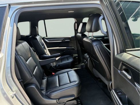 Used 2025 GMC Acadia Elevation w/ Elevation Premium Package AWD/4WD image 35