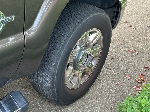 Used 2015 Ford F250 Lariat w/ Chrome Package image 11