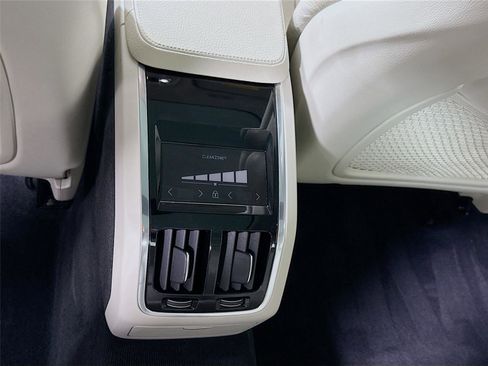 Used 2018 Volvo S90 T5 Momentum w/ Convenience Package image 19