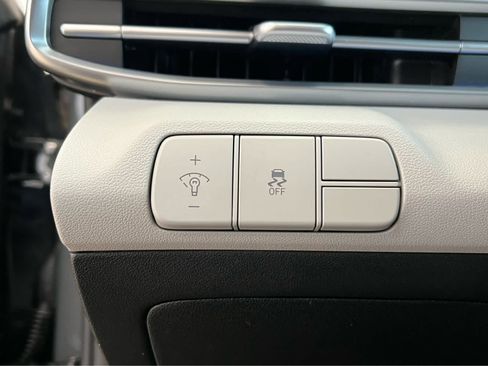 New 2026 Hyundai Elantra Limited image 31