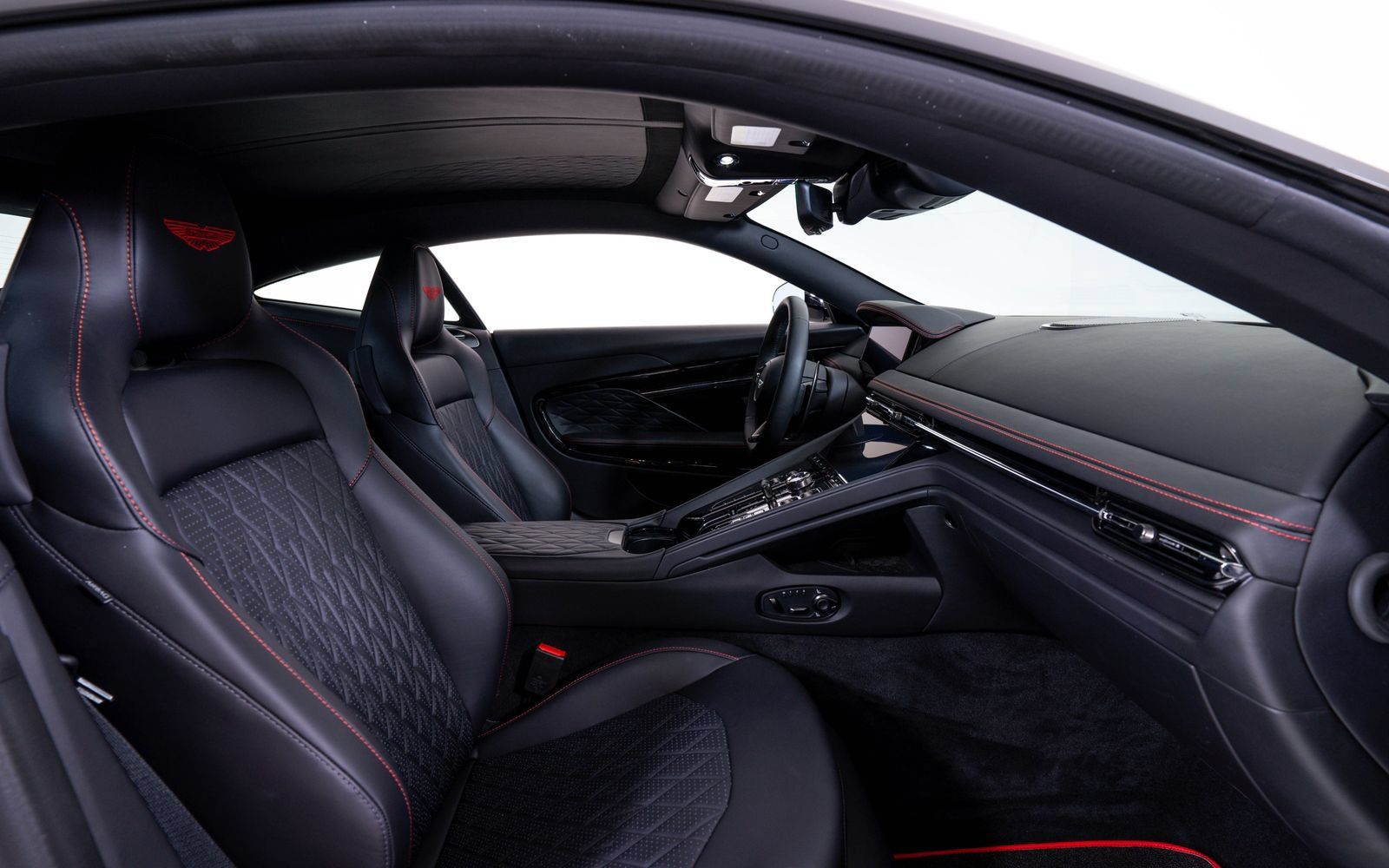Used 2025 Aston Martin DB12 Coupe RWD image 23