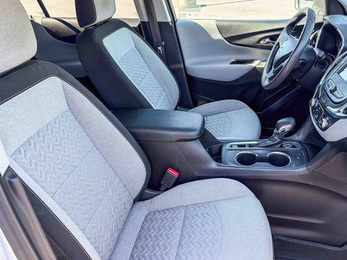 Used 2022 Chevrolet Equinox LT w/ LPO, Floor Liner Package image 15