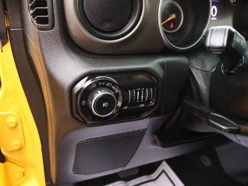 Used 2019 Jeep Wrangler Unlimited Sport S AWD/4WD image 17
