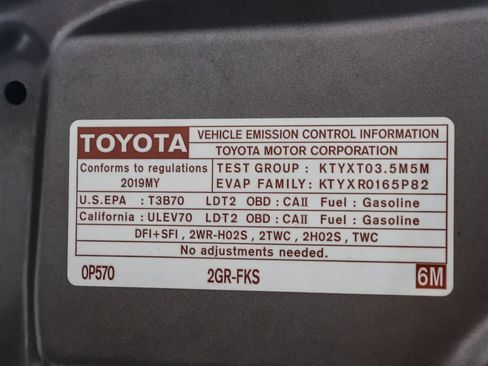 Certified 2019 Toyota Highlander Plus w/ Carpet Mat Package (TMS) FWD image 30