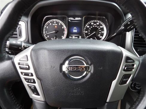 Used 2017 Nissan Titan SV image 26