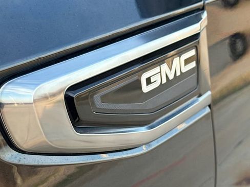 Used 2022 GMC Yukon AT4 image 8