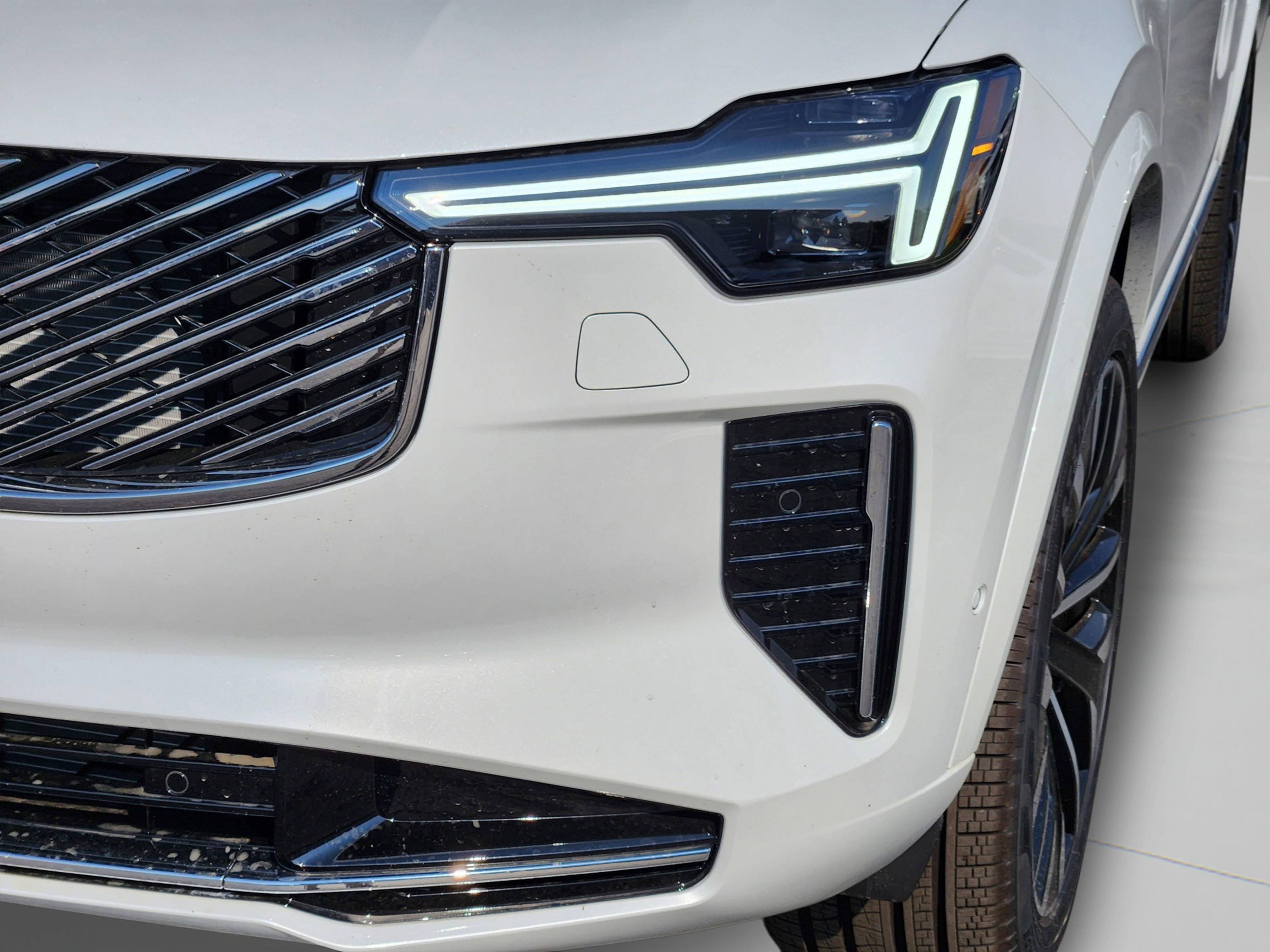 Used 2026 Volvo XC90 B6 Ultra w/ Protection Package AWD/4WD image 32