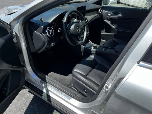 Used 2018 Mercedes-Benz GLA 250 4MATIC w/ Premium Package image 16