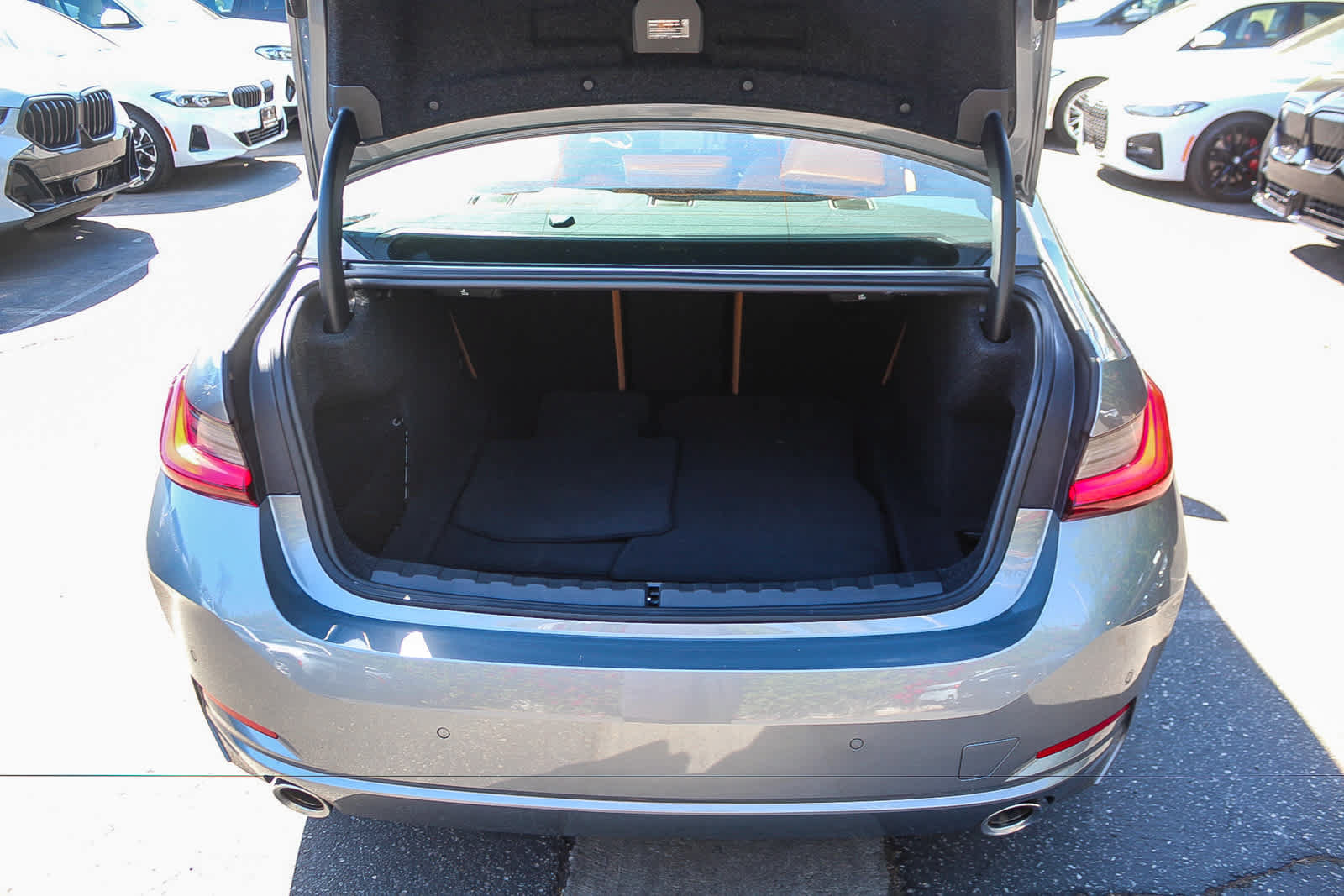 Used 2026 BMW 330i Sedan w/ Convenience Package RWD image 34