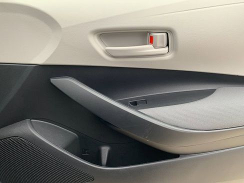 Used 2023 Toyota Corolla LE image 19