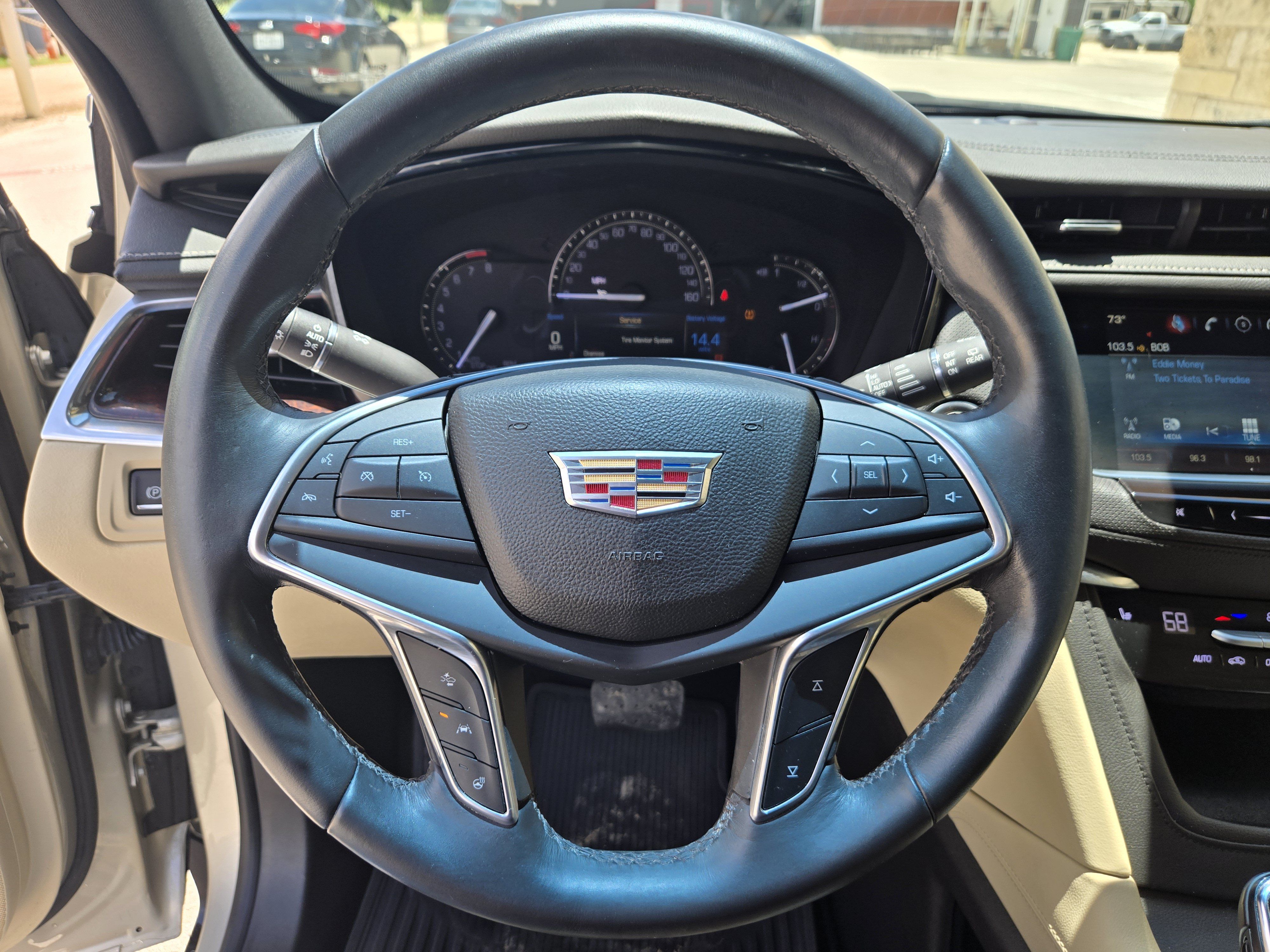 Used 2017 Cadillac XT5 Luxury w/ Driver Awareness Package FWD image 12