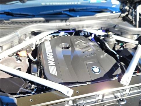 Used 2026 BMW X7 xDrive40i w/ Premium Package image 23