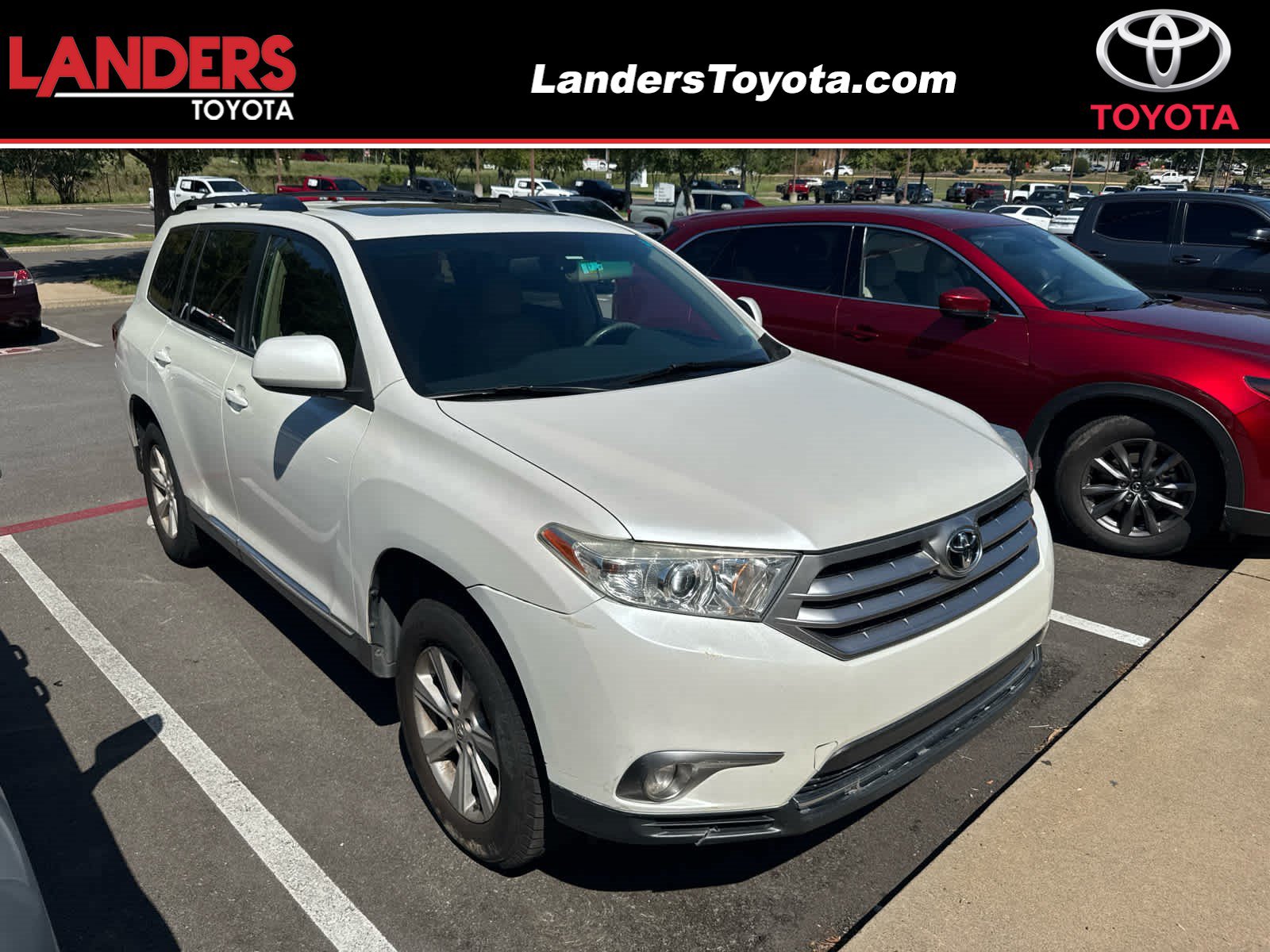 Used 2012 Toyota Highlander SE FWD image 1