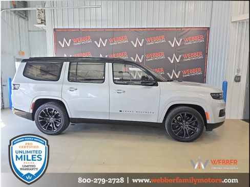 Used 2023 Jeep Grand Wagoneer Series III w/ Rear Seat Video Group 1 AWD/4WD image 3