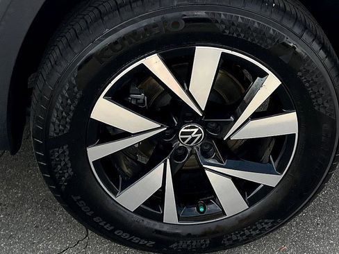 Used 2023 Volkswagen Atlas Cross Sport SE image 7