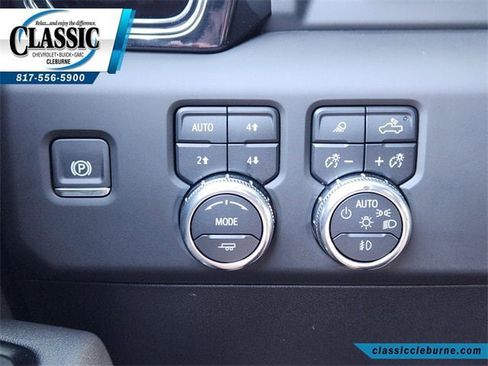 Used 2025 GMC Sierra 2500 AT4 w/ AT4 Premium Plus Package image 25