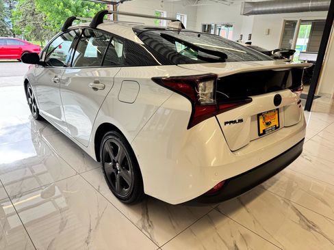 Used 2021 Toyota Prius FWD image 7