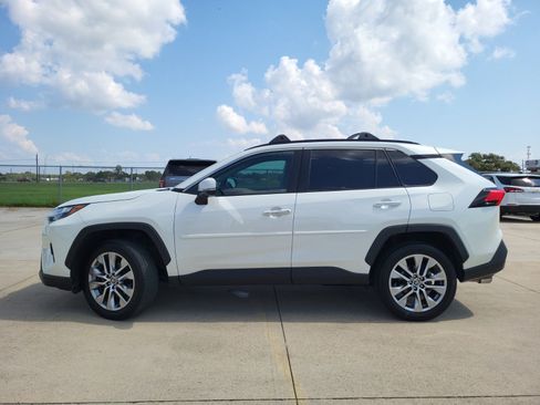 Used 2022 Toyota RAV4 Limited image 8