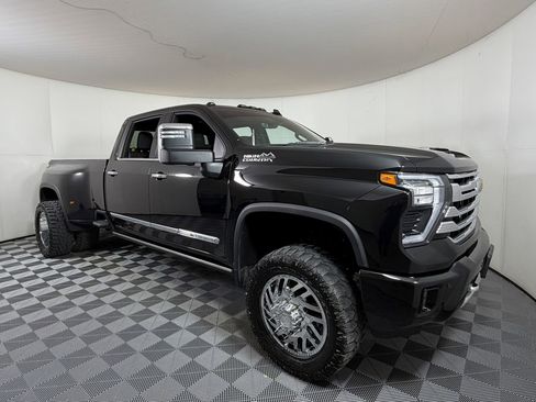 Used 2024 Chevrolet Silverado 3500 High Country w/ Technology Package AWD/4WD image 1