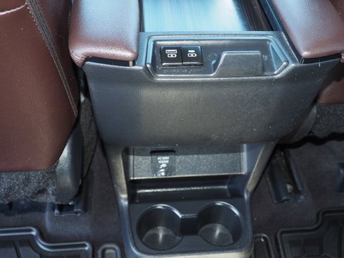 Used 2024 Toyota Sienna Platinum image 14