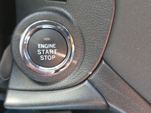 Used 2025 Subaru Outback Premium image 33