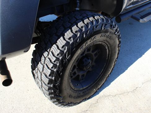 Used 2010 Toyota Tacoma PreRunner image 24