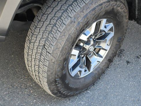 Used 2023 Toyota Tacoma TRD Off-Road image 11